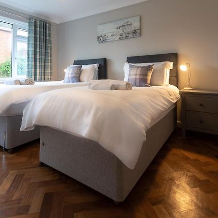 Kings Field Maisonette Eastleigh Bagian luar foto