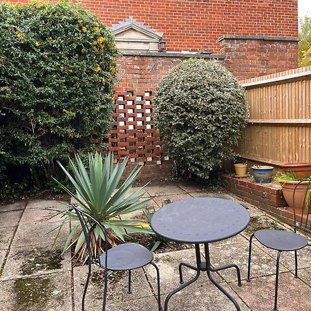 Kings Field Maisonette Eastleigh Bagian luar foto