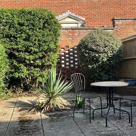 Kings Field Maisonette Eastleigh Bagian luar foto