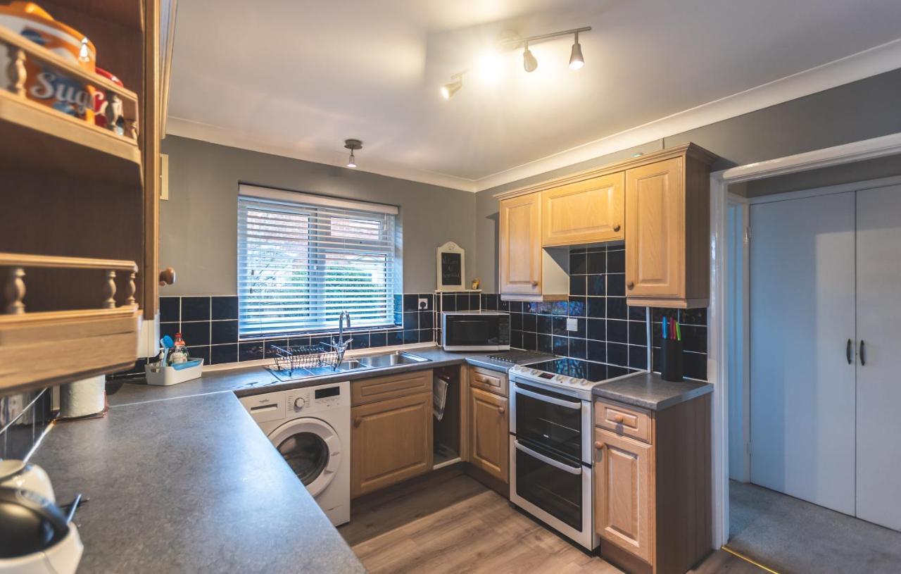 Kings Field Maisonette Eastleigh Bagian luar foto