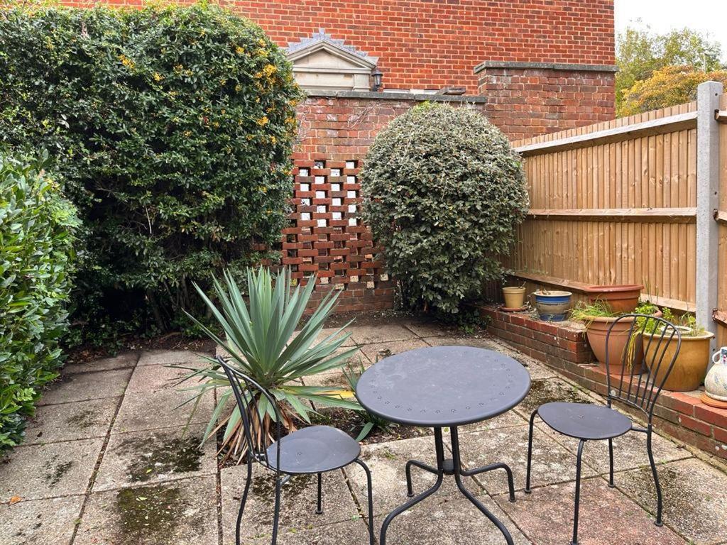 Kings Field Maisonette Eastleigh Bagian luar foto