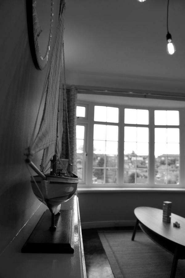 Kings Field Maisonette Eastleigh Bagian luar foto