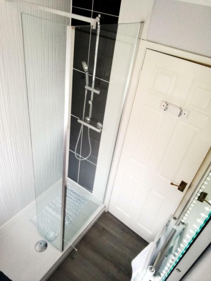 Kings Field Maisonette Eastleigh Bagian luar foto
